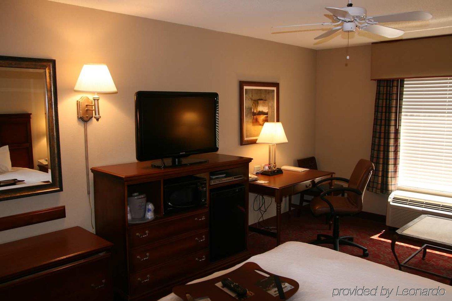 Hampton Inn & Suites Montgomery-Eastchase Стая снимка
